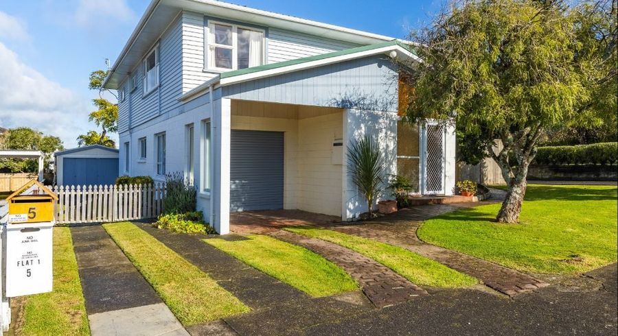  at 5 Price Street, Westown, New Plymouth