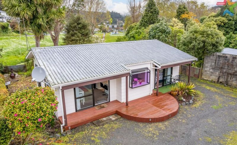  at 1/226 Eastern Hutt Road, Stokes Valley, Lower Hutt