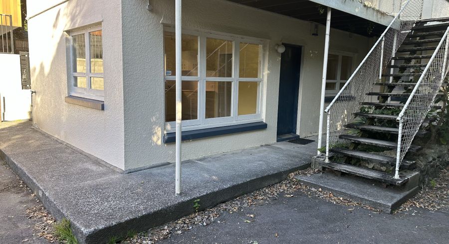  at 2/22 Fairview Road, Mount Eden, Auckland