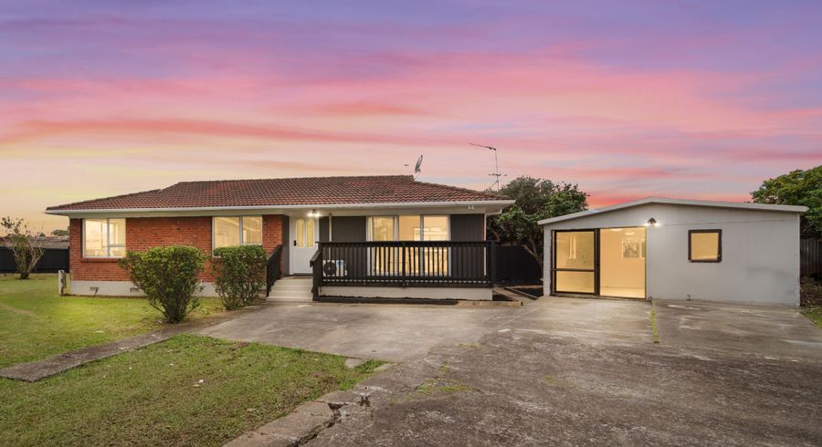 at 15 Penderford Place, Mangere East, Auckland