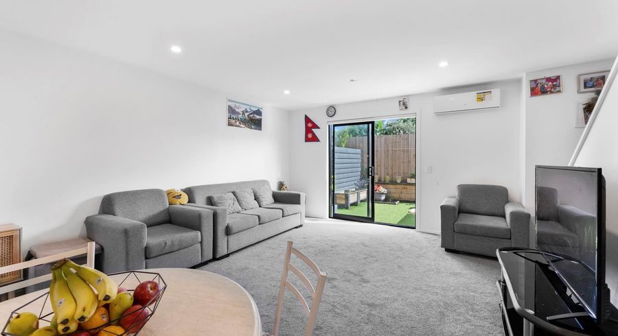  at 6/83 Vodanovich Road, Te Atatu South, Auckland
