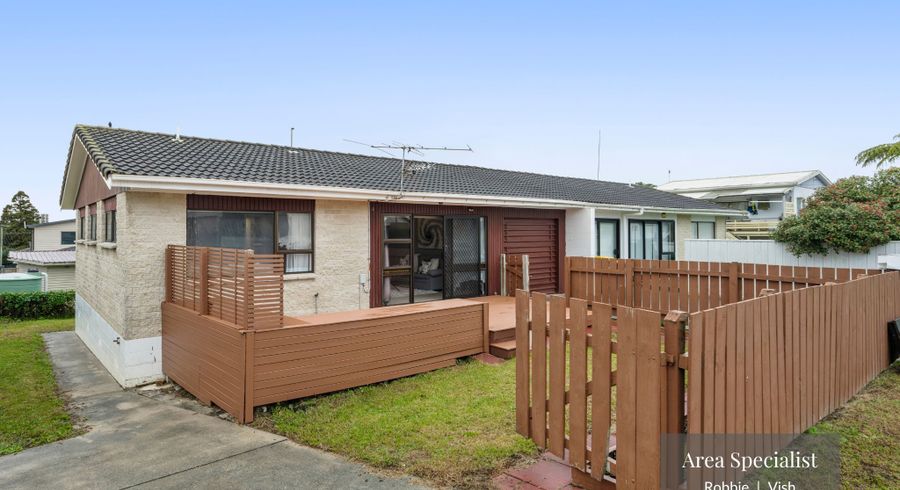  at 1/6 Hinekohu Street, New Lynn, Waitakere City, Auckland