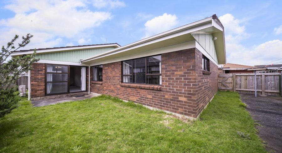  at 2/377 Blockhouse Bay Road, Blockhouse Bay, Auckland City, Auckland
