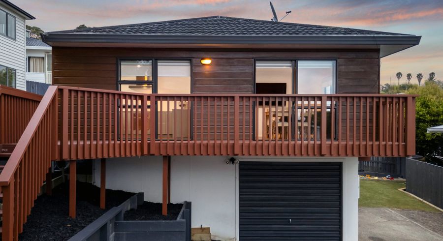  at 2/75 Langana Avenue, Browns Bay, North Shore City, Auckland