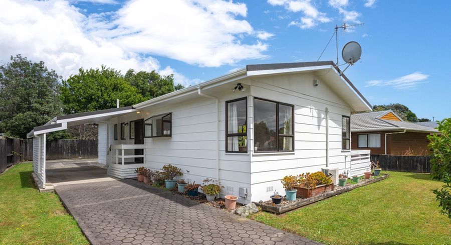  at 15 Atarau Grove, Paraparaumu
