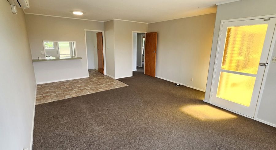  at 3/2 Longbill Place, Glendene, Waitakere City, Auckland