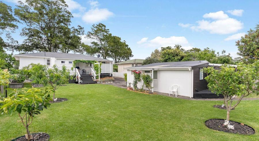  at 35 Pinedale Place, Henderson, Waitakere City, Auckland