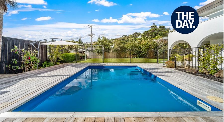  at 2 Hardley Avenue, Tindalls Beach, Whangaparaoa