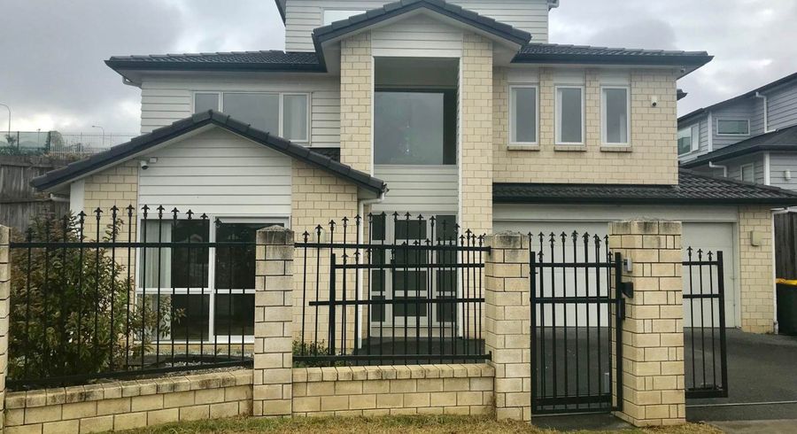  at 4 Ballyboe Place, Pinehill, North Shore City, Auckland