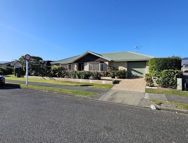  at 2A Cedar Drive, Paraparaumu Beach, Kapiti Coast, Wellington
