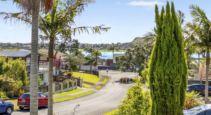  at 21 Treeway, Sunnyhills, Manukau City, Auckland