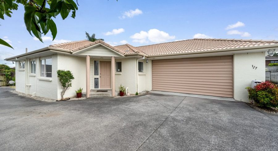  at 1/7 West Fairway, Golflands, Auckland