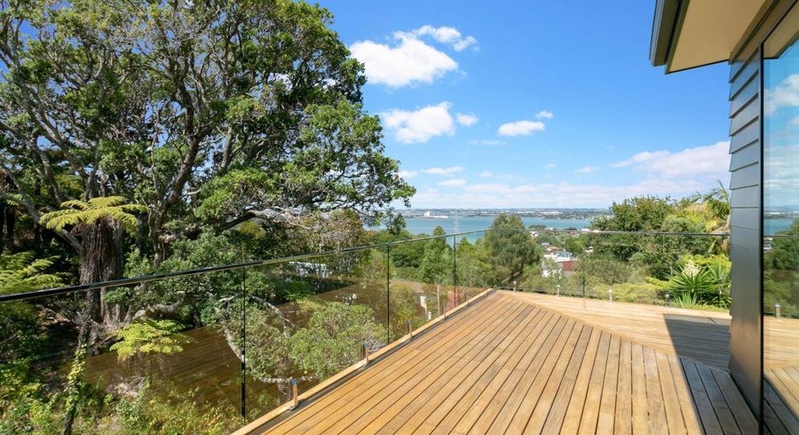  at 2E Hoskins Avenue, Hillsborough, Auckland