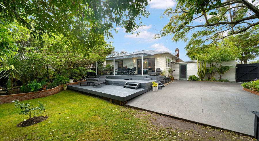  at 2 Riserra Drive, Ranui, Waitakere City, Auckland