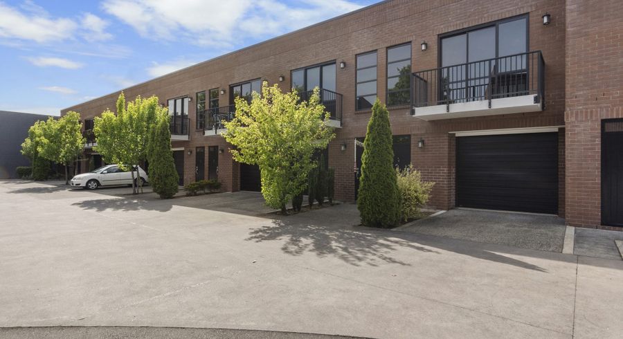 at 12 Village Quarter Lane, Frankton, Hamilton