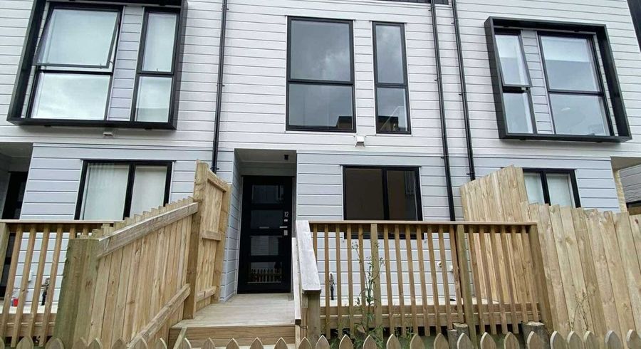  at 12 Fantail Place, Avondale, Auckland