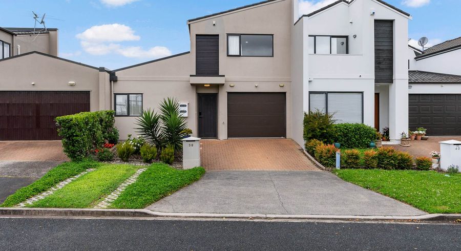  at 38 Tiger Drive, Golflands, Auckland