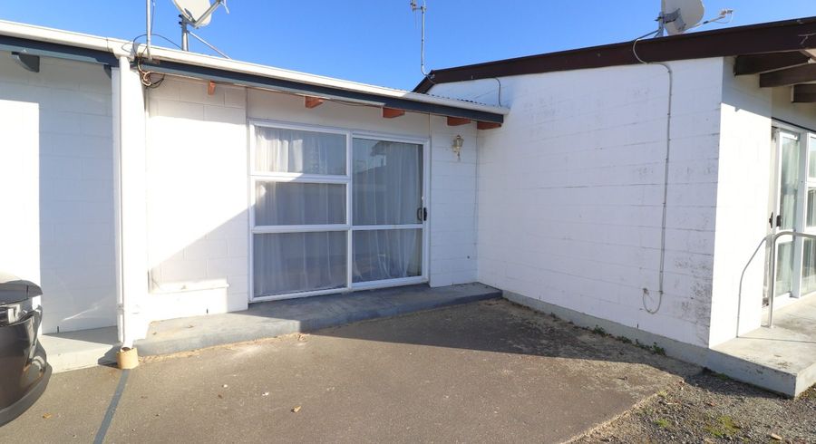  at 2/17 Brake Street, Upper Riccarton, Christchurch
