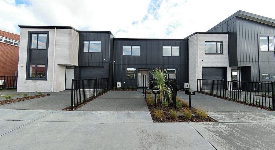  at 14 Rorida Lane, Flat Bush, Manukau City, Auckland
