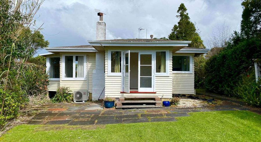  at 15 Peter Terrace, Castor Bay, North Shore City, Auckland
