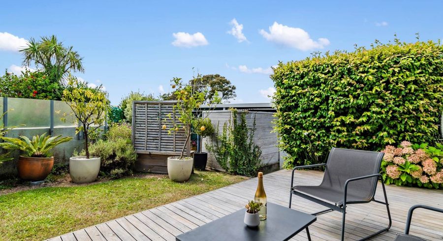  at 3/18 Parr Terrace, Castor Bay, North Shore City, Auckland