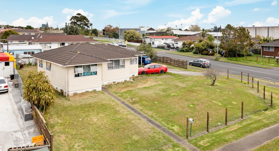  at 1 Serrano Place, Clover Park, Auckland