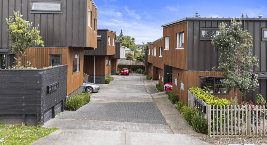  at 23C Chippendale Crescent, Birkdale, Auckland