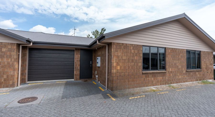  at 2/31 Jones Crescent, Melville, Hamilton