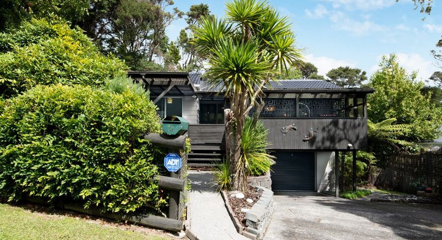 at 51 Onedin Place, Titirangi, Auckland