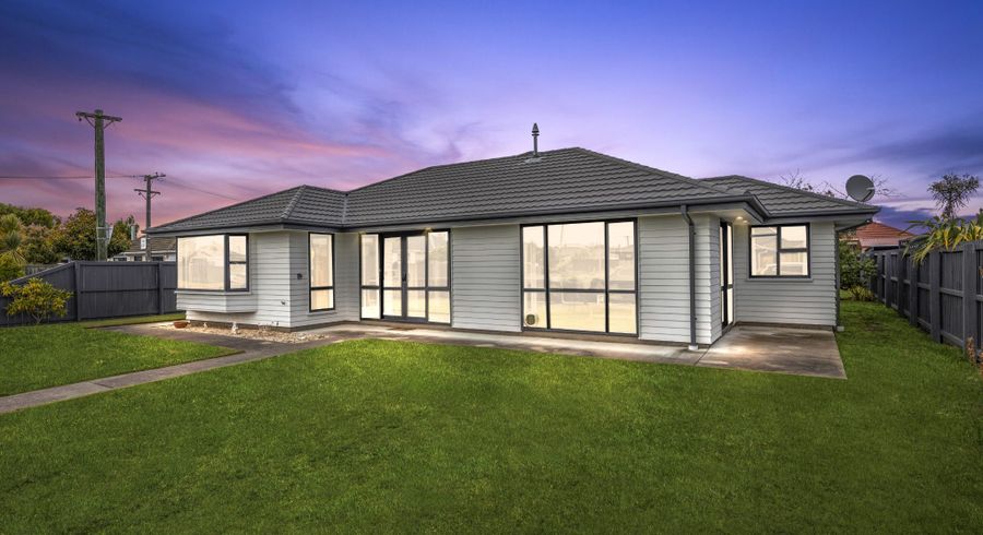 at 16 Sandy Avenue, New Brighton, Christchurch