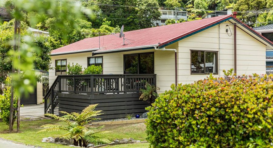  at 17 Forest Road, Pinehaven, Upper Hutt