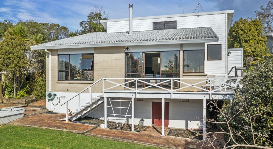  at 2/49 Carlisle Road, Torbay, Auckland