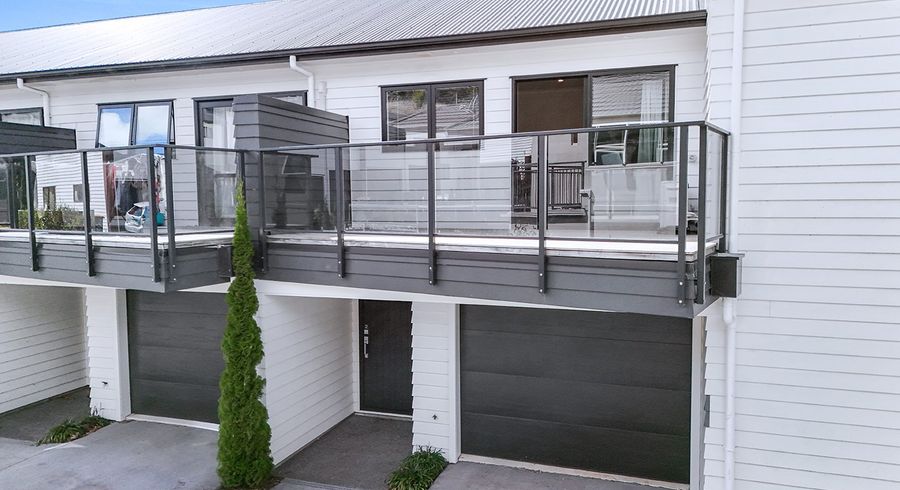  at 2/18 Hunter Street, Hamilton Lake, Hamilton, Waikato