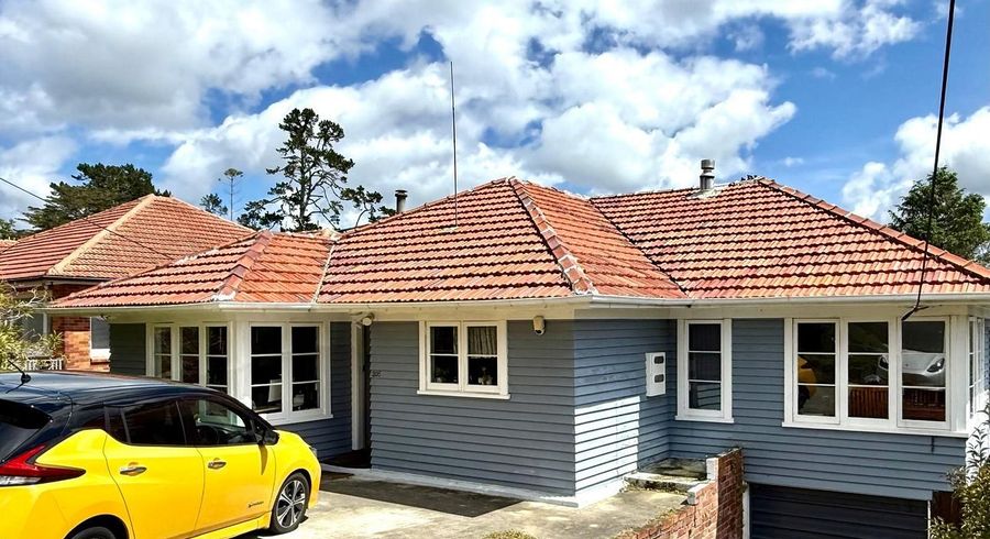  at 205 Titirangi Road, Titirangi, Waitakere City, Auckland