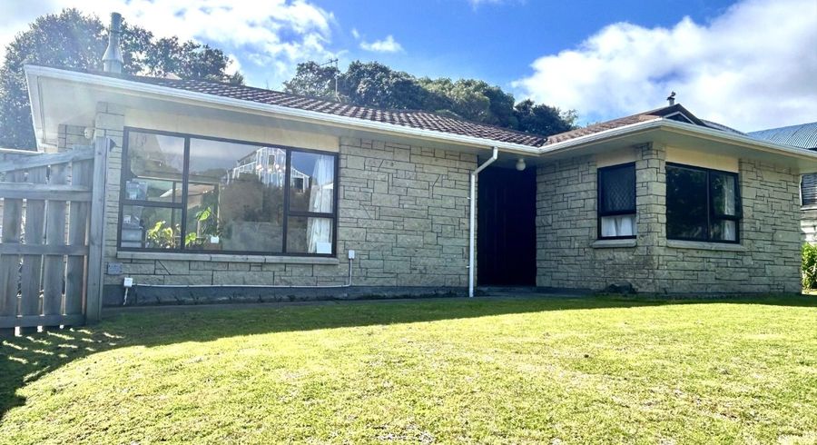  at 32 Weggery Drive, Waikanae Beach, Kapiti Coast, Wellington