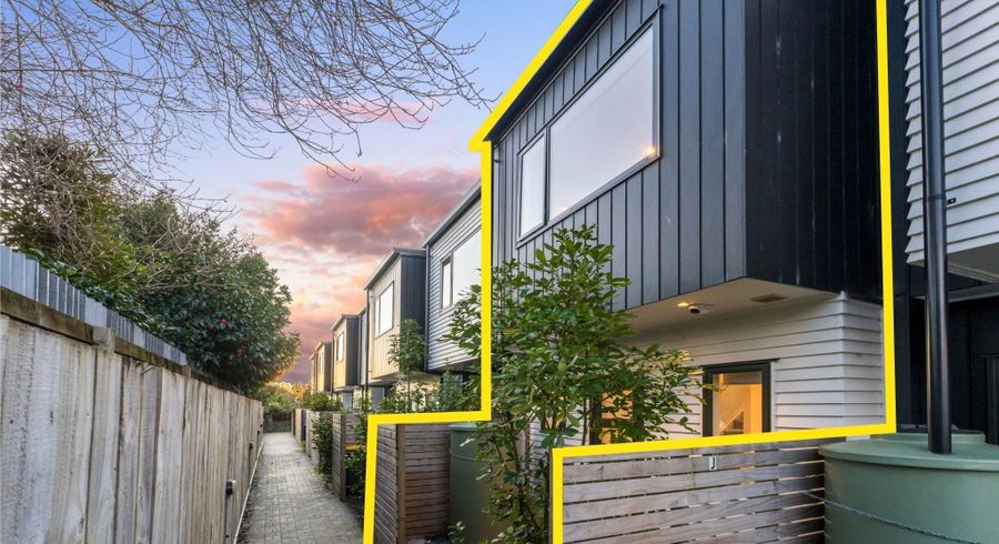  at 2/46 Te Kanawa Crescent, Henderson, Waitakere City, Auckland