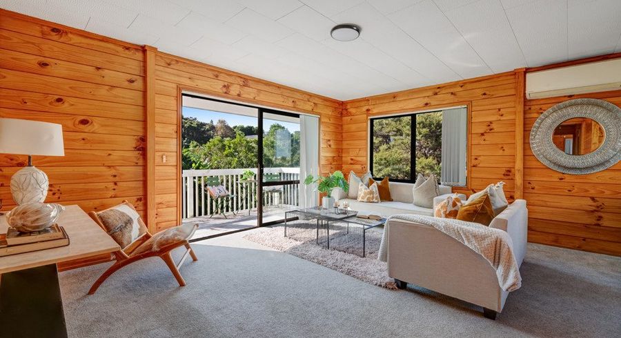  at 16 Noeleen Street, Glenfield, North Shore City, Auckland