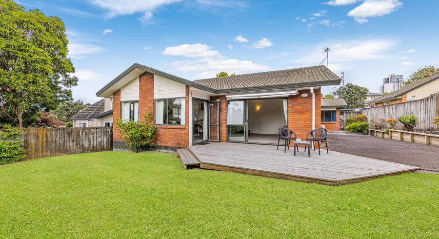  at 8 Millstream Drive, Henderson, Auckland