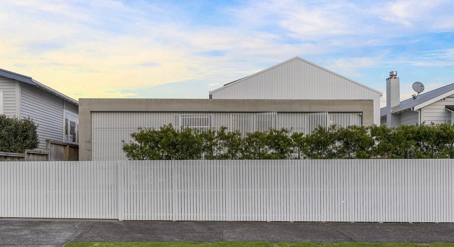  at 90 Walker Road, Point Chevalier, Auckland