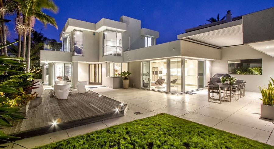  at 33 Ocean View Road, Milford, Auckland