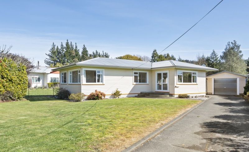  at 207 Whitby Road, Wakefield