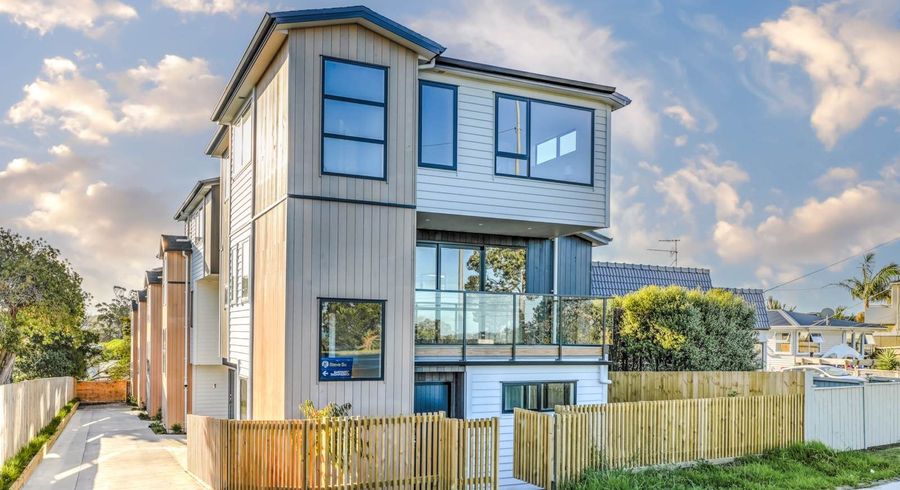  at 858C East Coast Road, Pinehill, North Shore City, Auckland