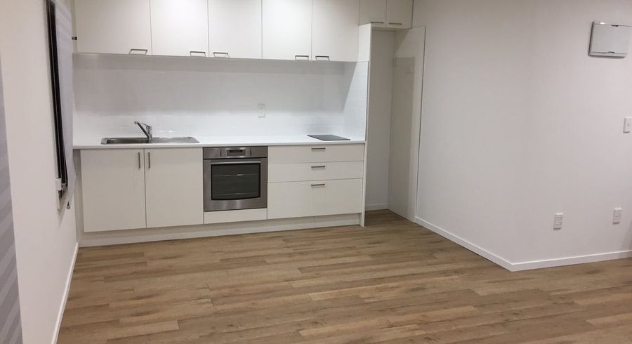  at 17 Crowther Street, Blockhouse Bay, Auckland
