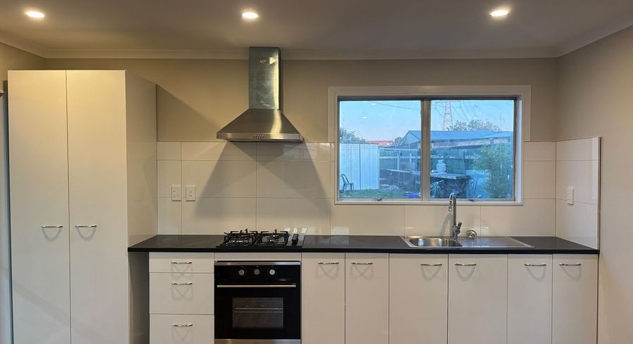  at 5 Treviso Place, Clover Park, Manukau City, Auckland