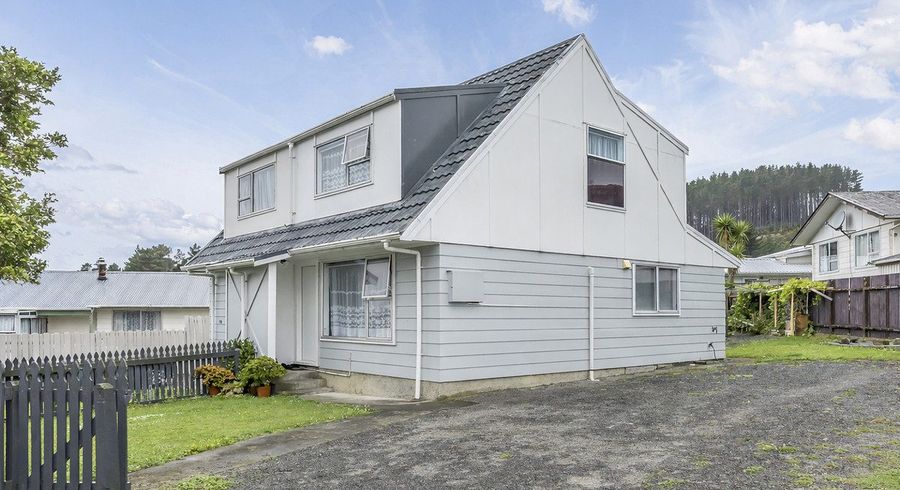  at 2/13 Japonica Crescent, Ranui Heights, Porirua, Wellington
