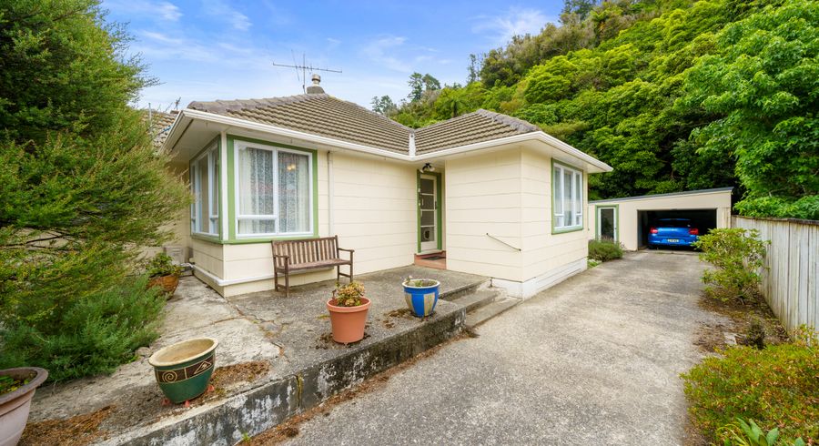  at 28 Sunny Grove, Wainuiomata, Lower Hutt