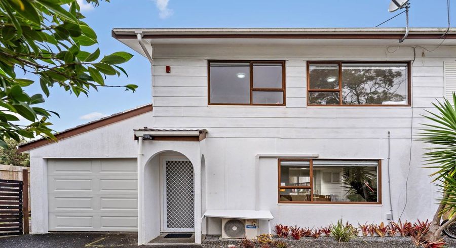  at 2/17 Lancelot Place, Glenfield, North Shore City, Auckland