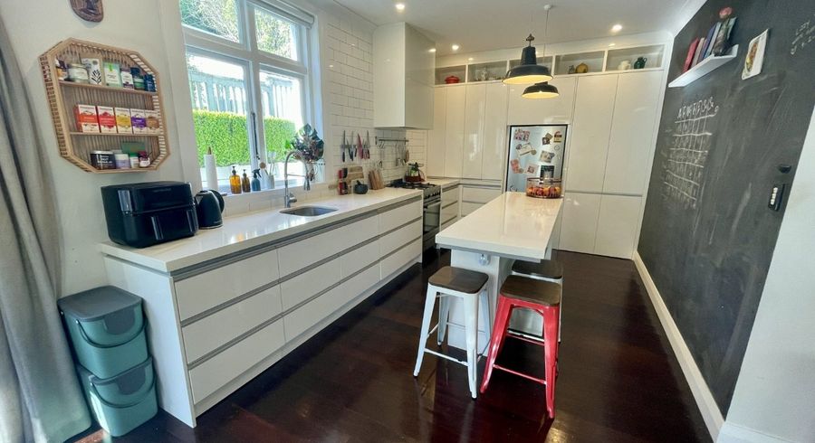  at 379 Karori Road, Karori, Wellington, Wellington