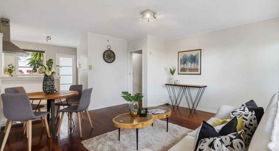  at 2/35 Simkin Avenue, Saint Johns, Auckland City, Auckland