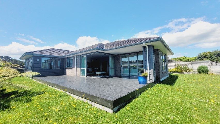  at 32 Sumner Terrace, Aotea, Porirua